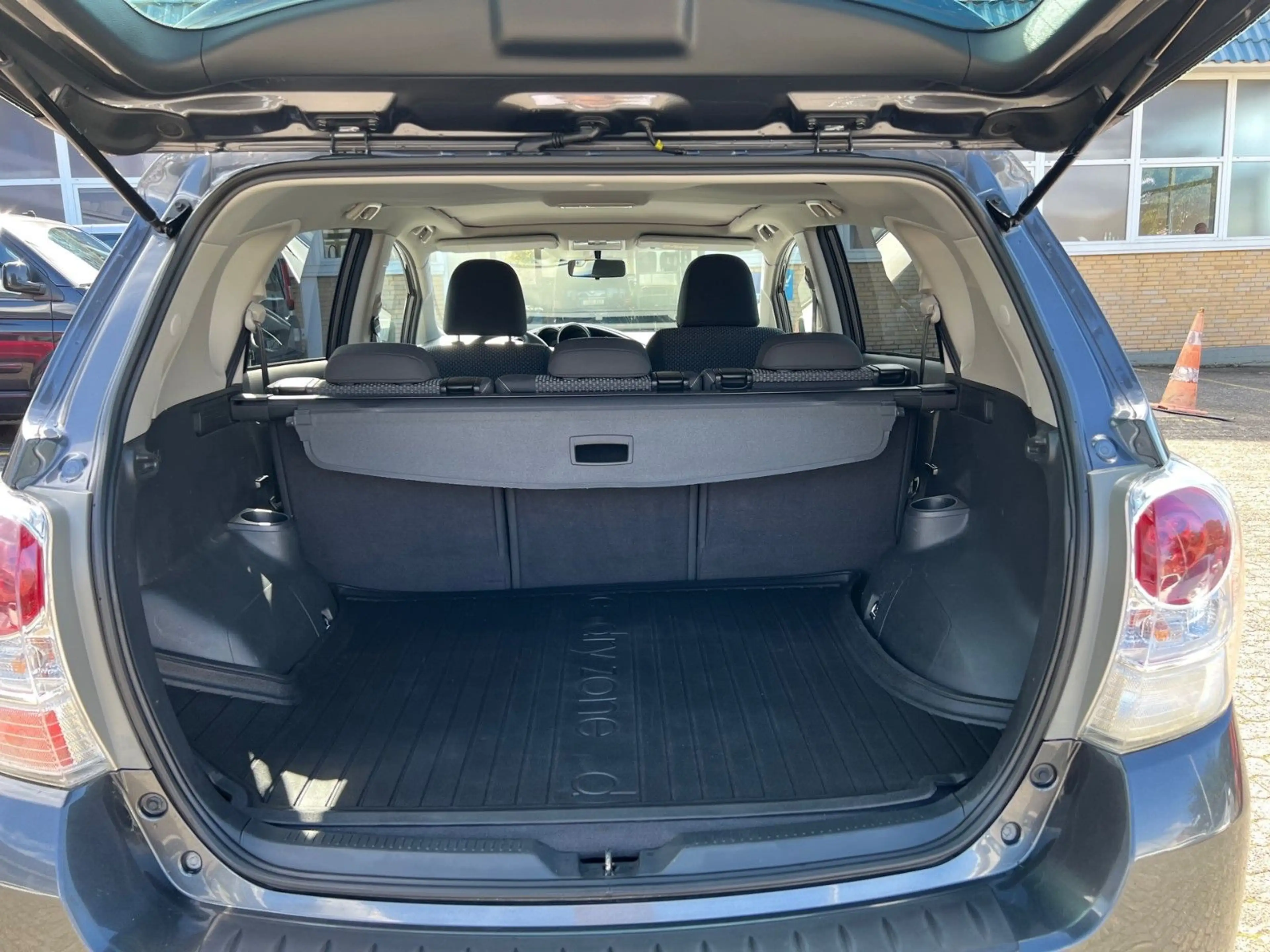 Toyota Verso 1,8 Life     Klima, AHK, ALU, Panoramadach — photo 11