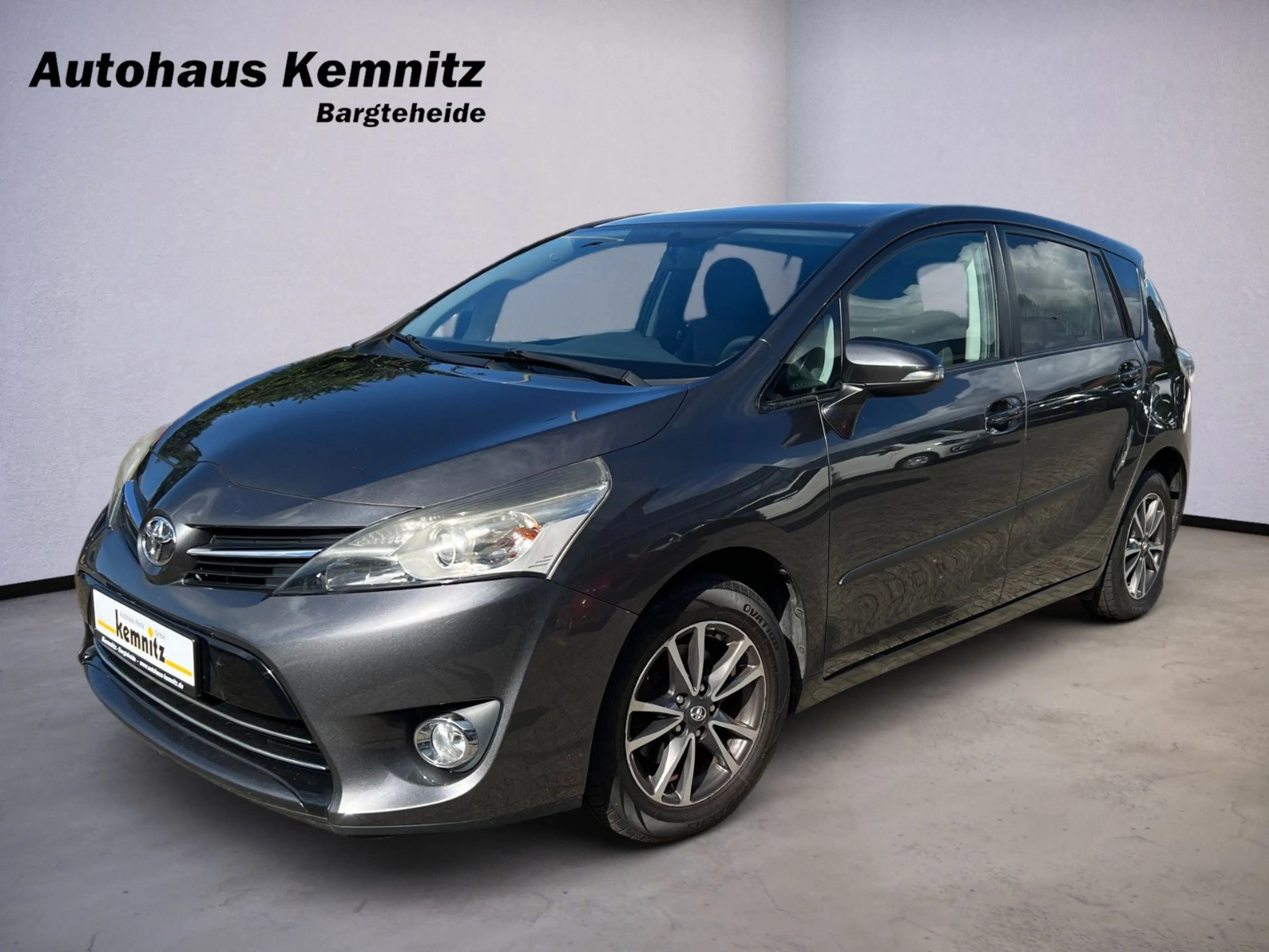 Toyota Verso 1,8 Life Klima, AHK, ALU, Panoramadach