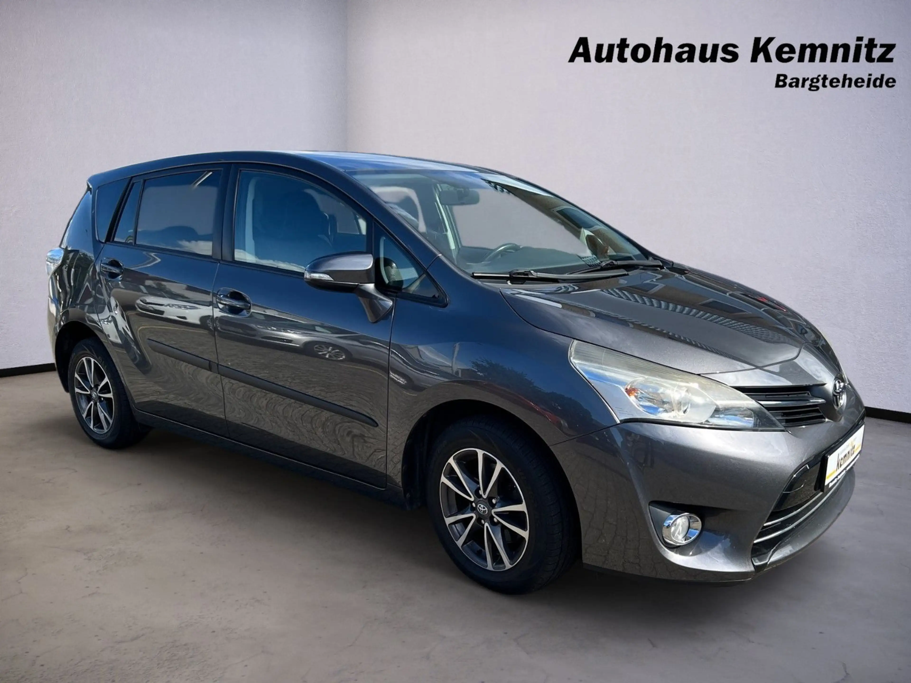 Toyota Verso 1,8 Life     Klima, AHK, ALU, Panoramadach — photo 3