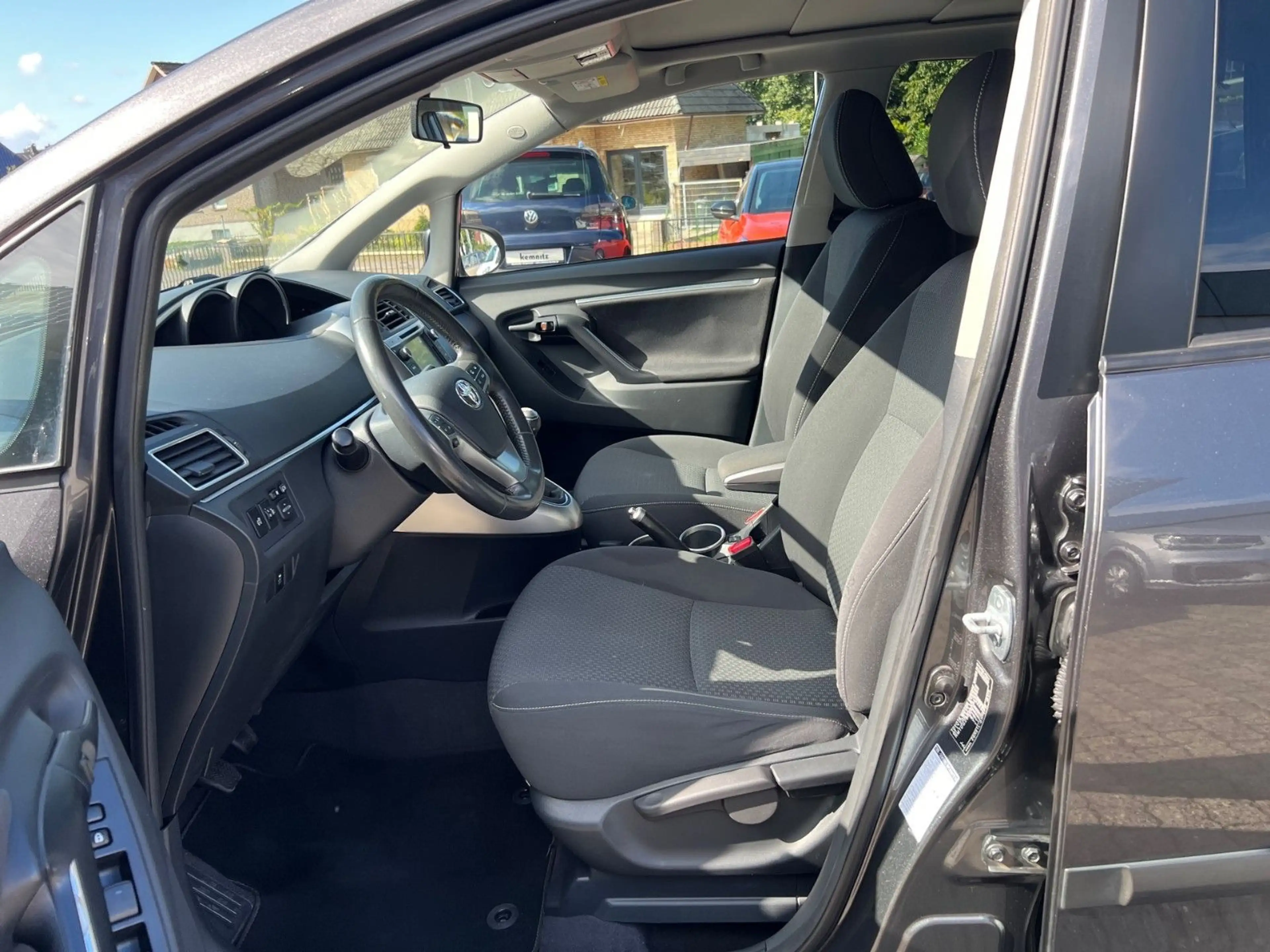 Toyota Verso 1,8 Life     Klima, AHK, ALU, Panoramadach — photo 13