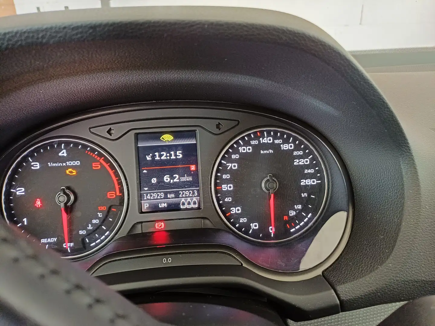 Audi Q2 Q2 2,0 TDI quattro S-tronic Silber - 2