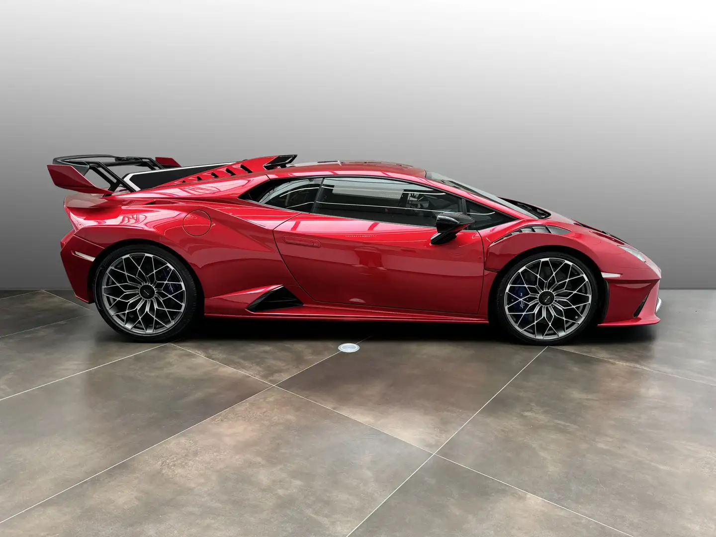 Lamborghini Huracán STO Akrapovic Ad Personam Rouge - 2
