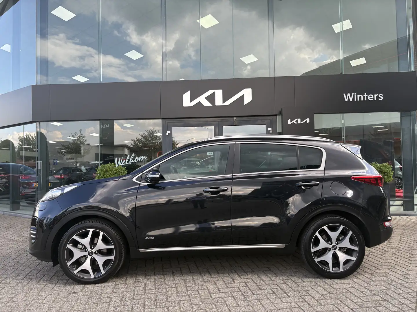 Kia Sportage 1.6 T-GDI 4WD GT-PlusLine Automaat | Trekhaak |  J Zwart - 2