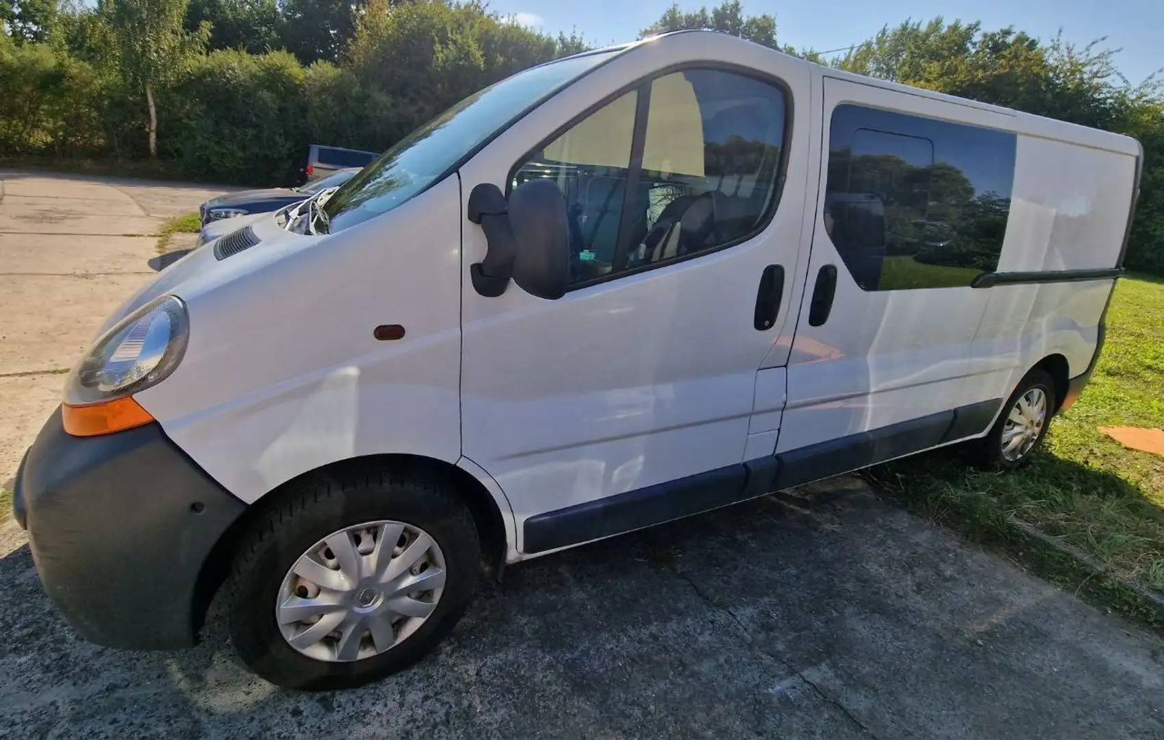 Renault Trafic 1.9 dCi L1H1 Weiß - 2