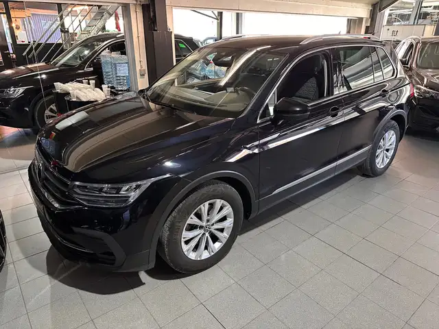 Volkswagen Tiguan main image
