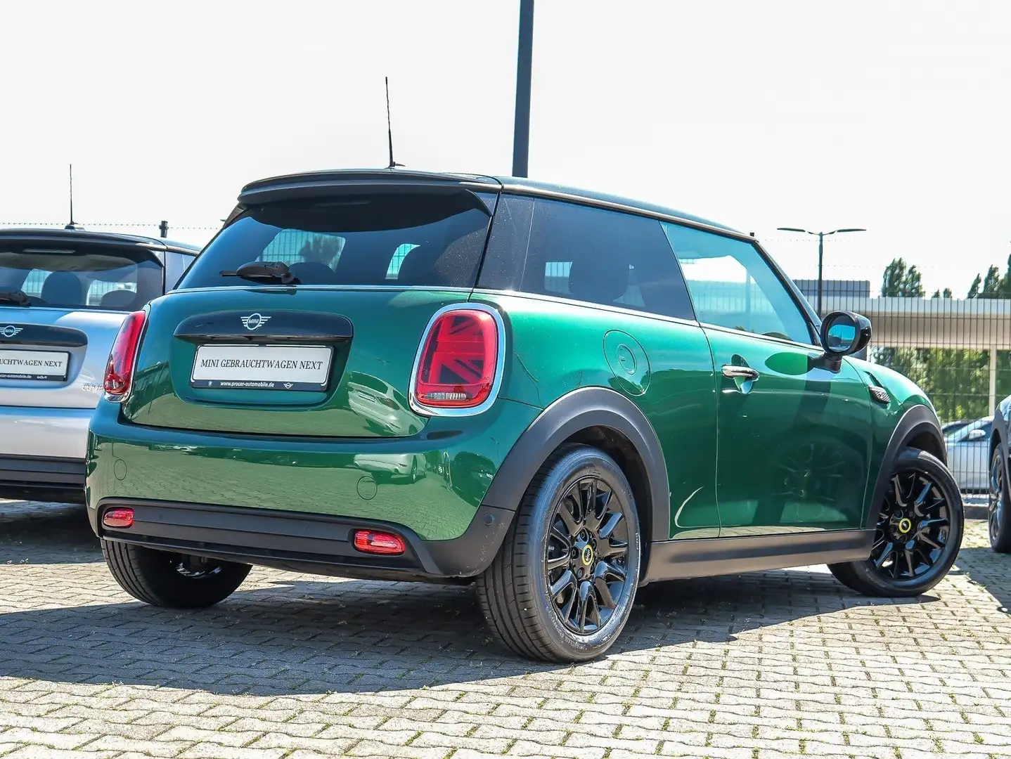 MINI Cooper SE 3-Türer Wärmepumpe Navi LED DAB PDC hi. Grün - 2