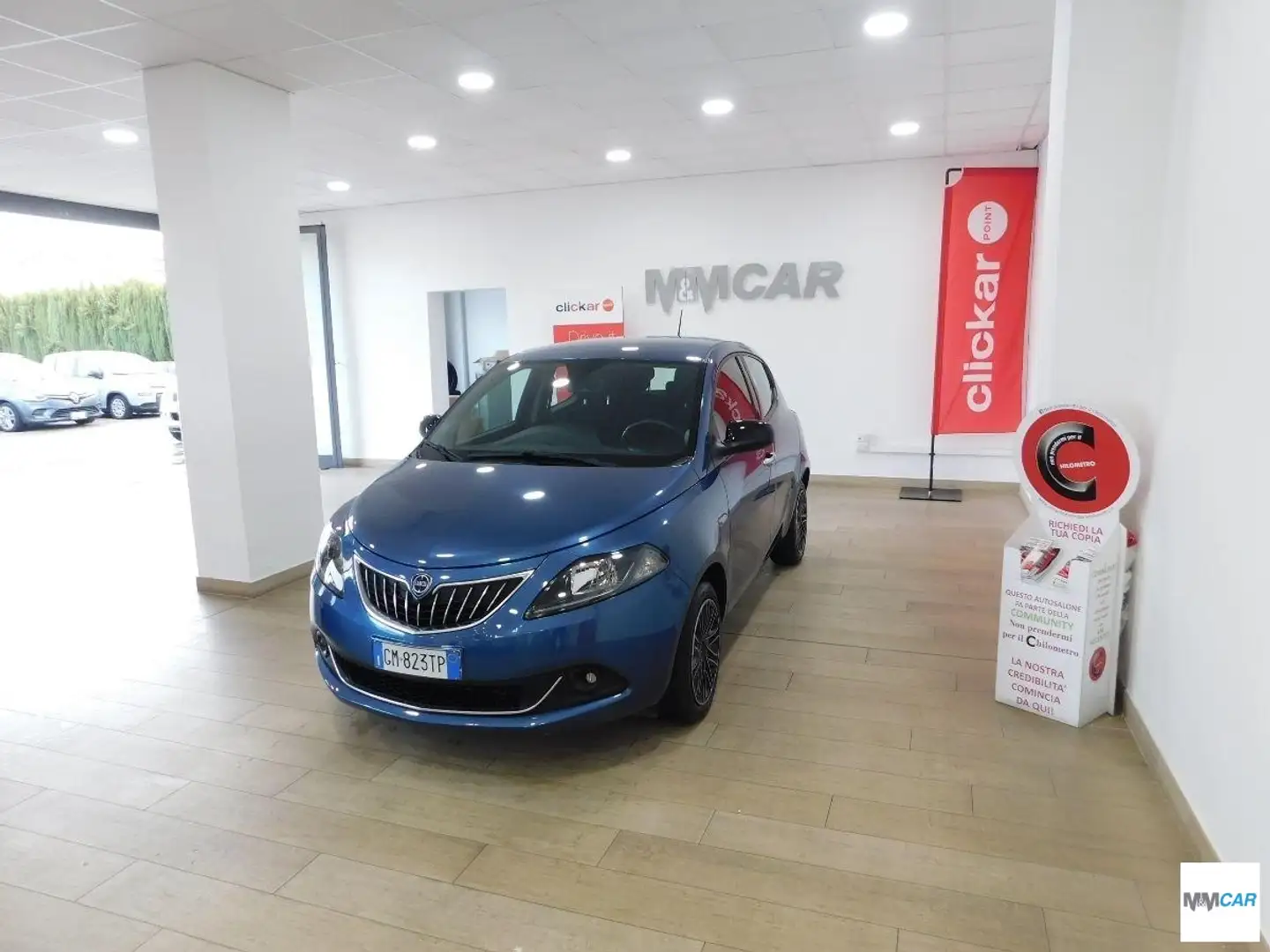 Lancia Ypsilon 1.0 FireFly 5p. S&S Hybrid Gold Blu/Azzurro - 2