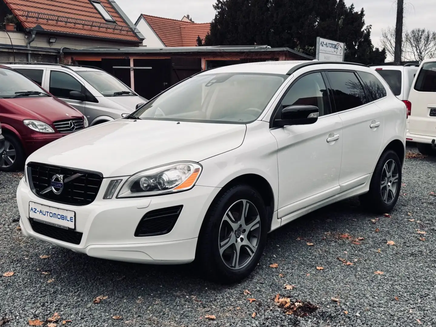 Volvo XC60 XC60 Momentum AWD, 4x4, Kupplung neu, top Weiß - 1