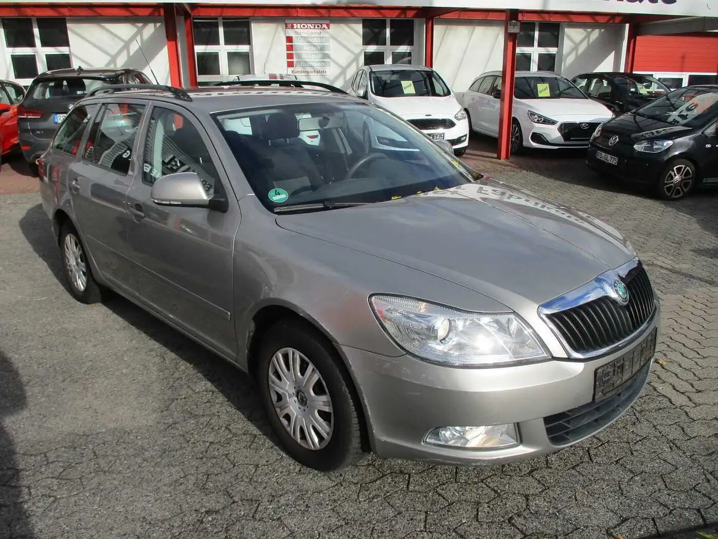 Skoda Octavia Combi 1.4 TSI Ambiente, INZAHLUNGNAHME Beige - 1