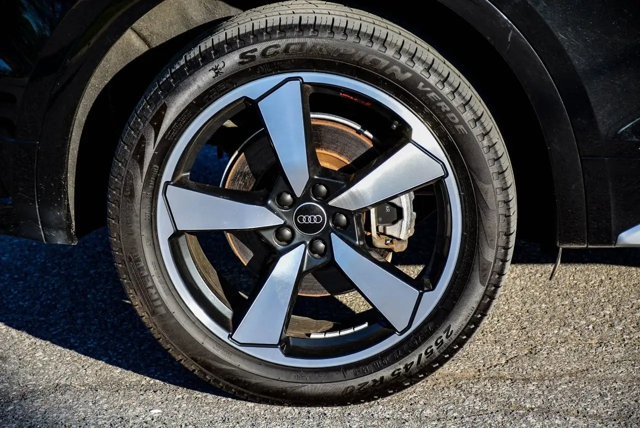 Audi Q5 снимка Audi Q5