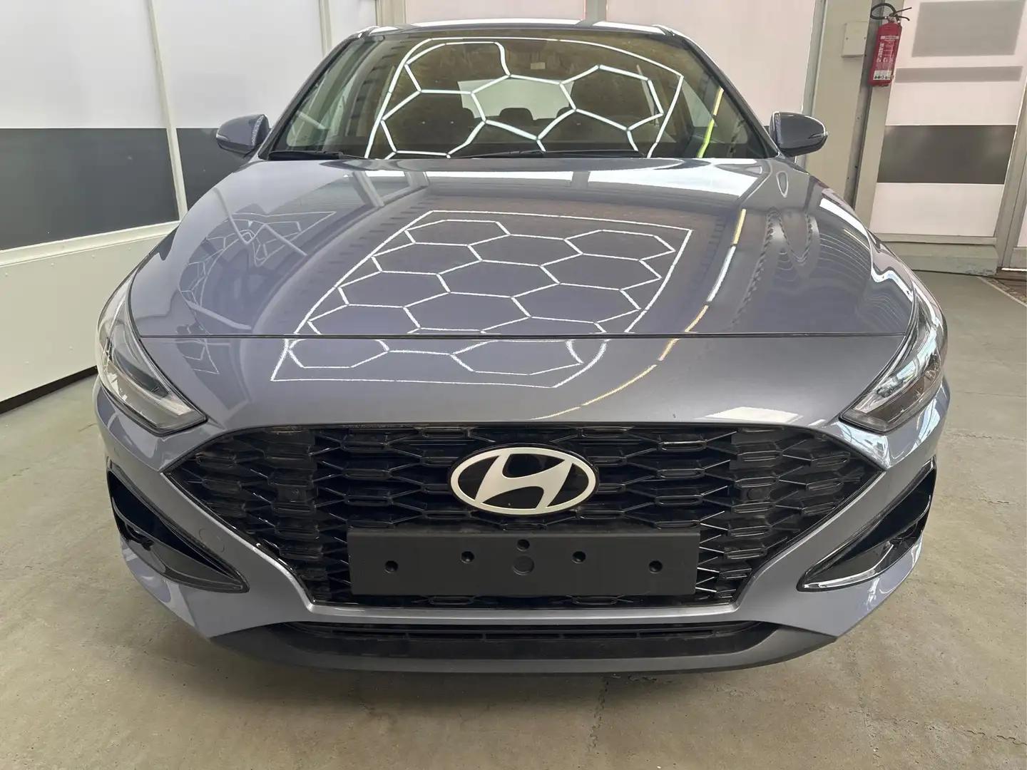 Hyundai i30 STYLE SHZ NAVI ALU LED RFK PDC 1.5 MPI 70,6kW96... Azul - 2
