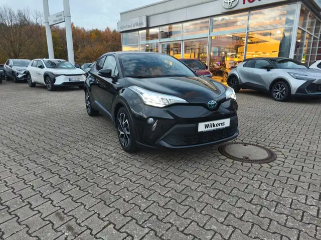 Toyota C-HR Hybrid Team D