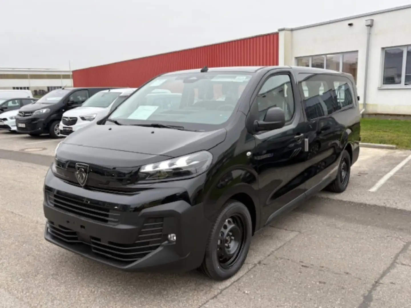 Peugeot Expert Kombi L3, 180PS, AT Schwarz - 2