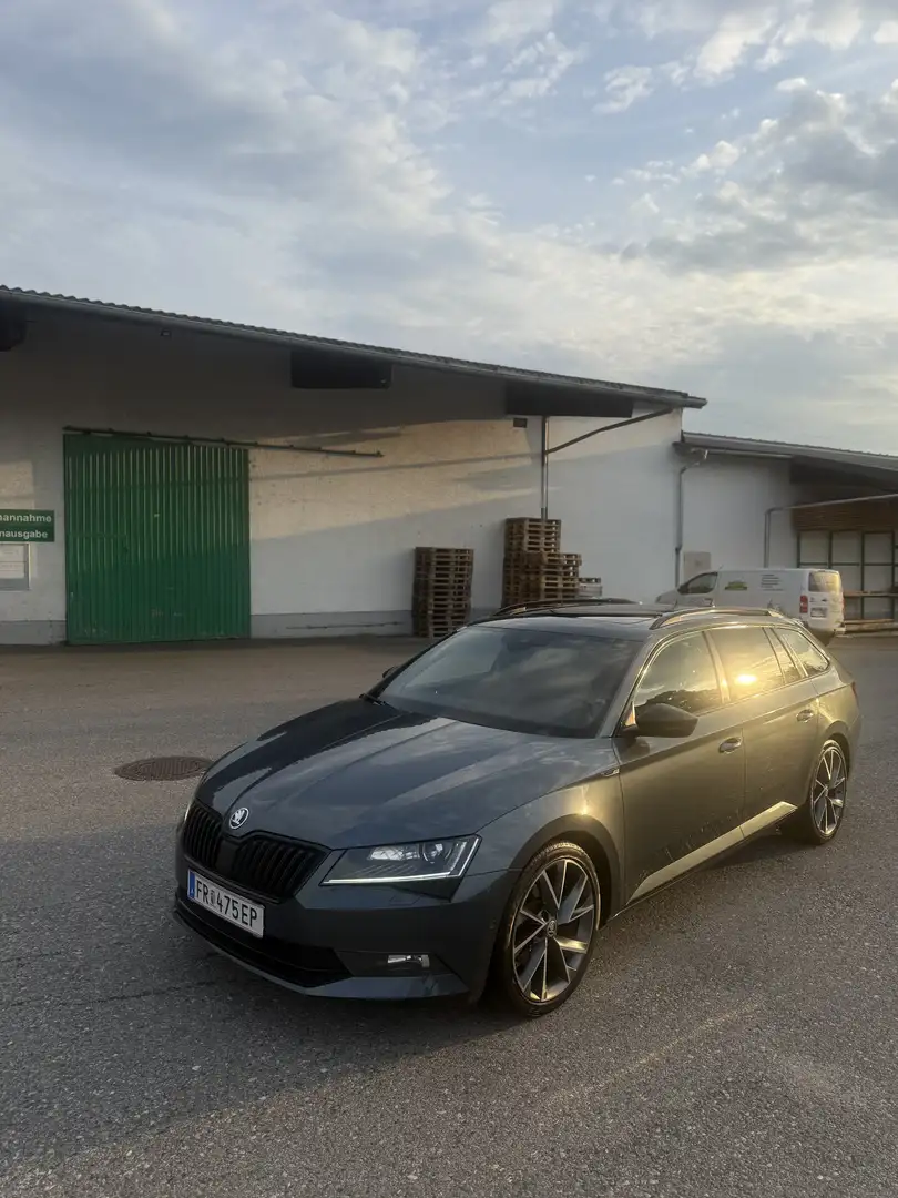 Skoda Superb Combi 2.0 TDI DSG Sportline - 1