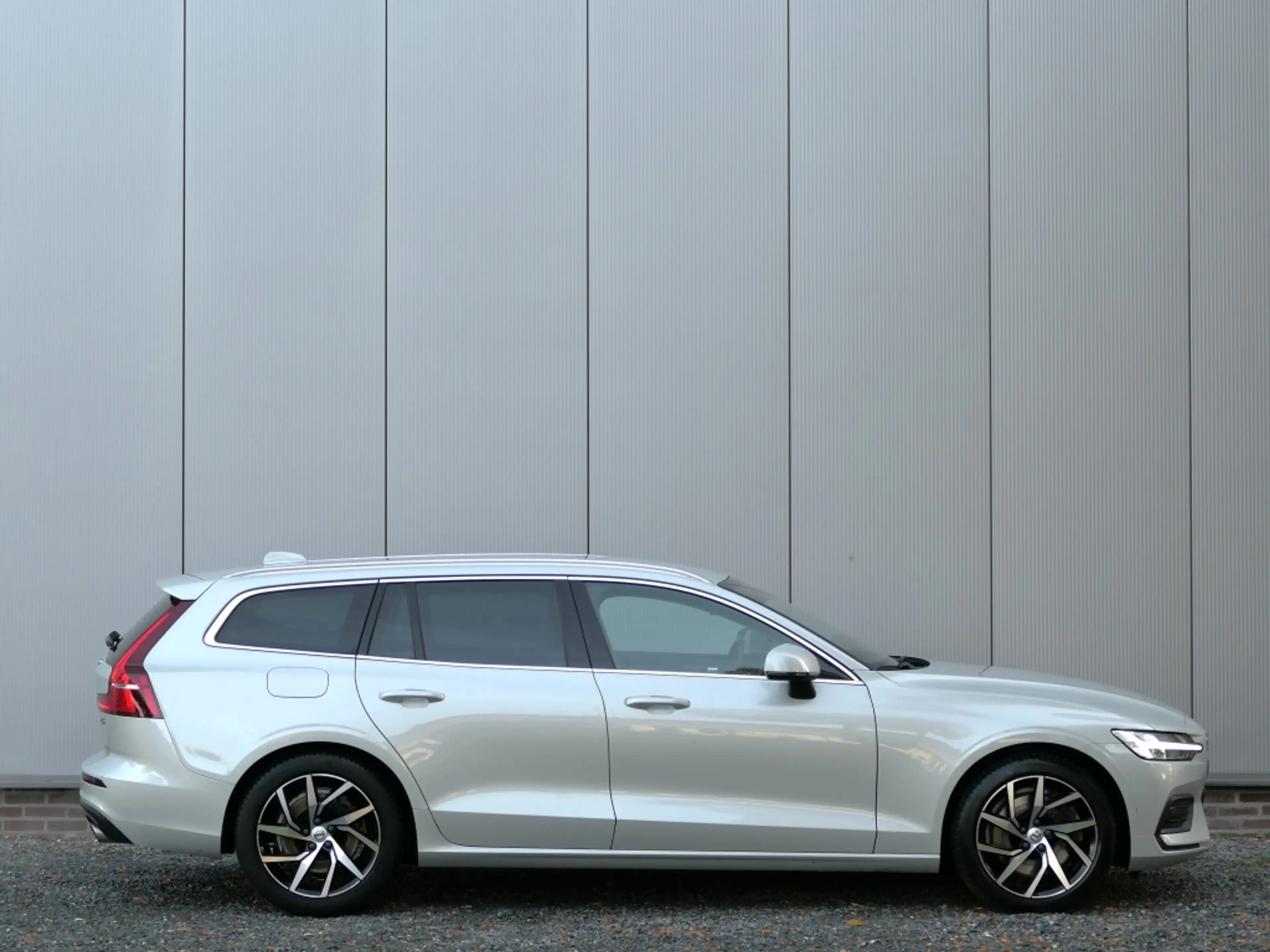 Volvo V60 2.0 T5 AUT Momentum 12 MND garantie Navi / Half le — photo 5