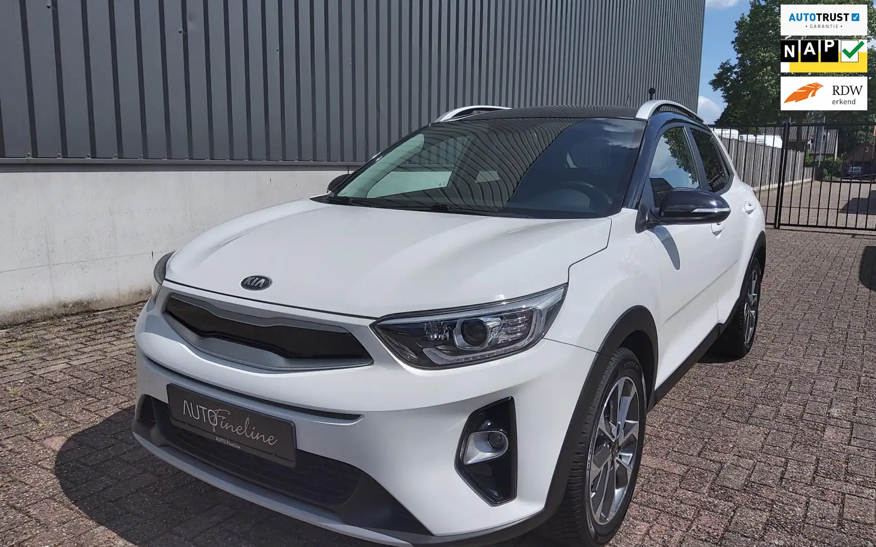 Kia Stonic 1.4 GDi ExecutiveLine|4-cyl|Two-tone|VOL OPTIES® Wit - 1