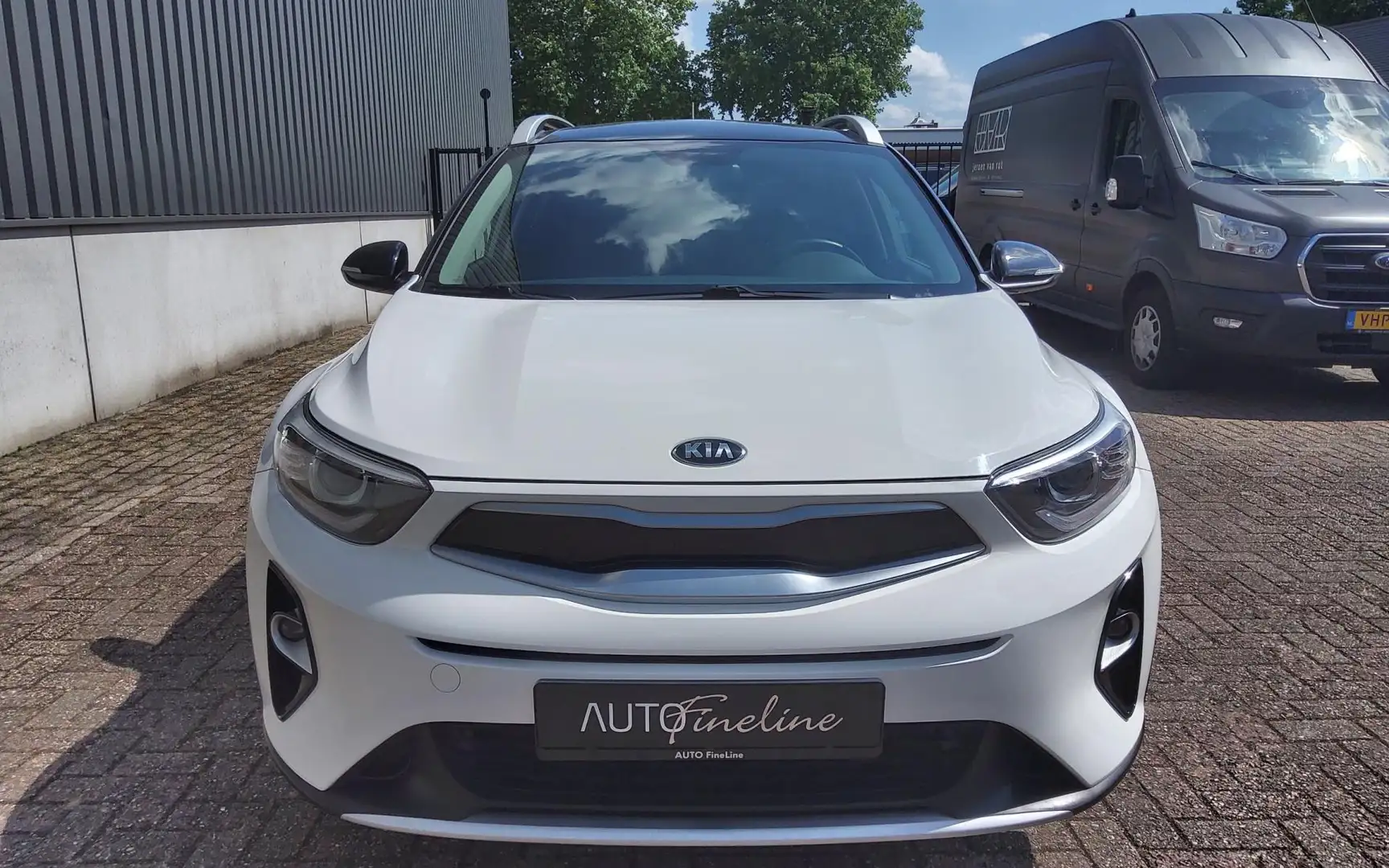 Kia Stonic 1.4 GDi ExecutiveLine|4-cyl|Two-tone|VOL OPTIES® Wit - 2