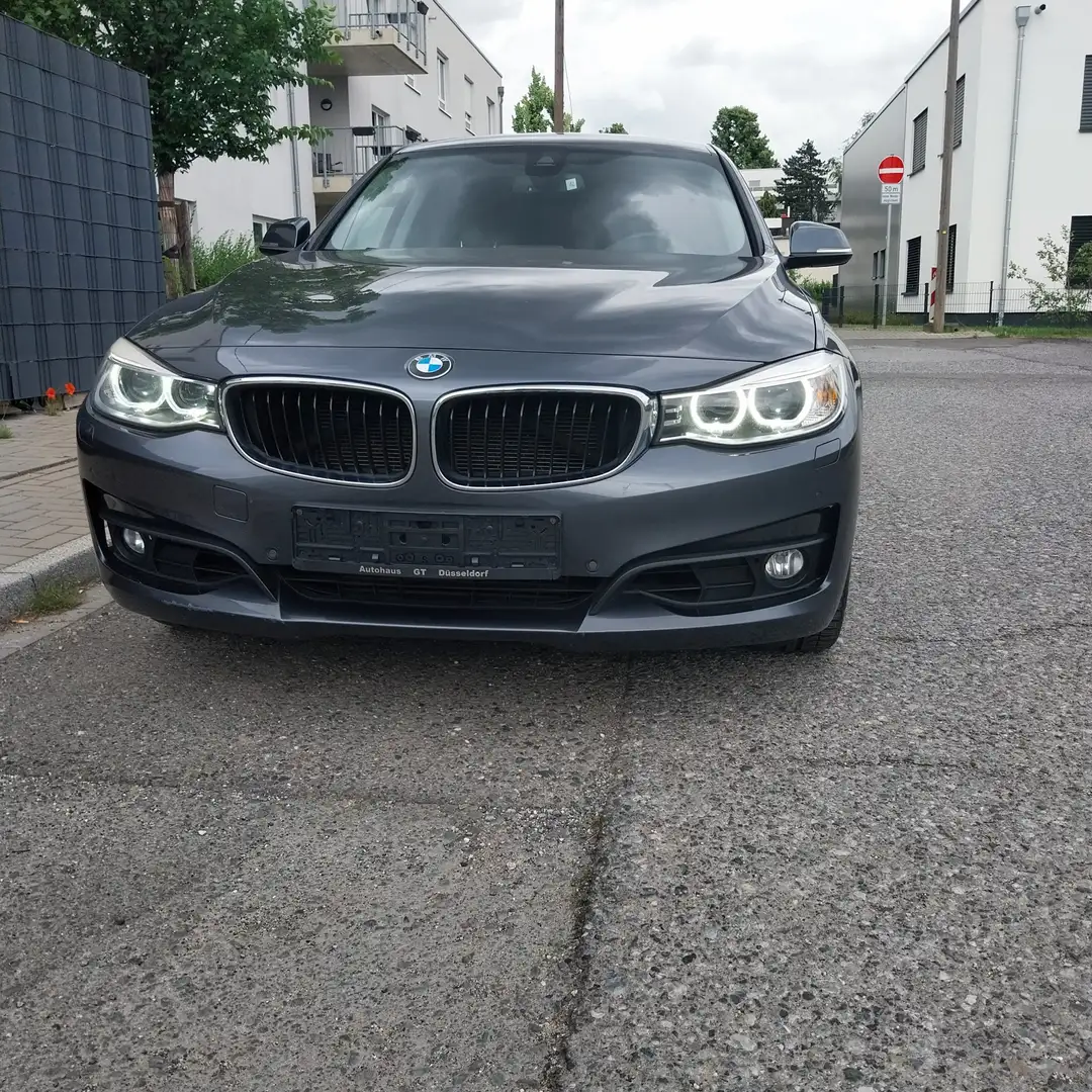 BMW 320 320i xDrive GT Šedá - 1