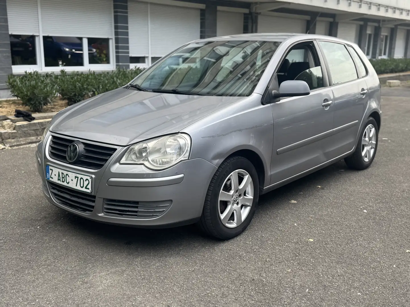 Volkswagen Polo 1.4i avec **controle technique** / **airco** - 1