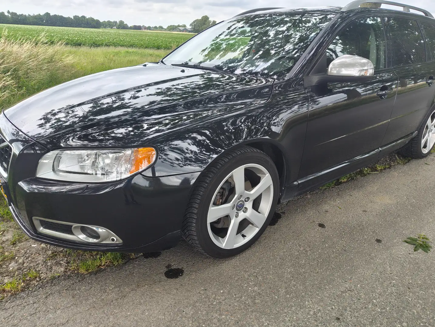 Volvo V70 V70 2.0T R-Edition Zwart - 2