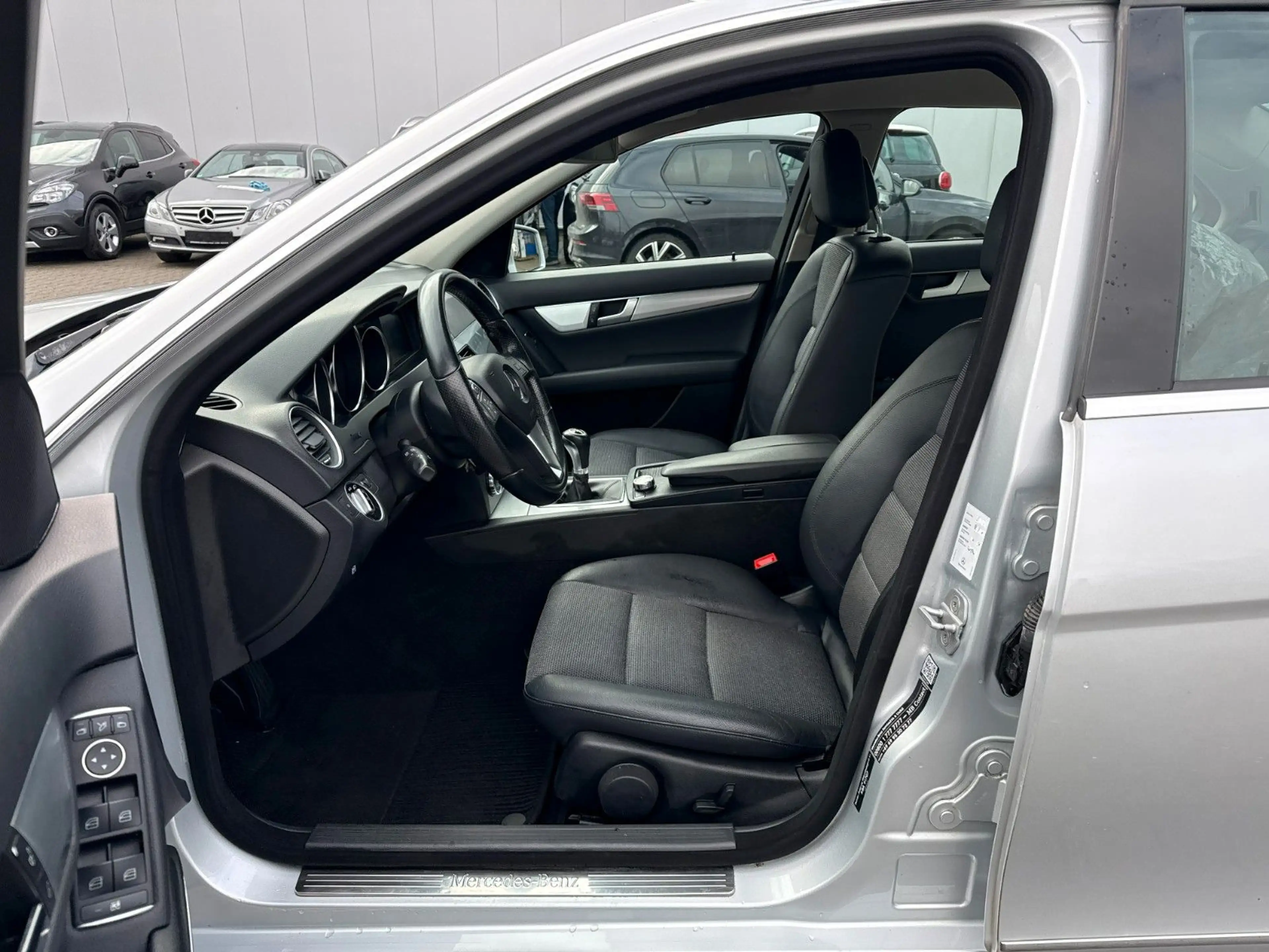 Mercedes-Benz C 200 Limousine CDI BlueEfficiency 2-Zonen* — photo 15