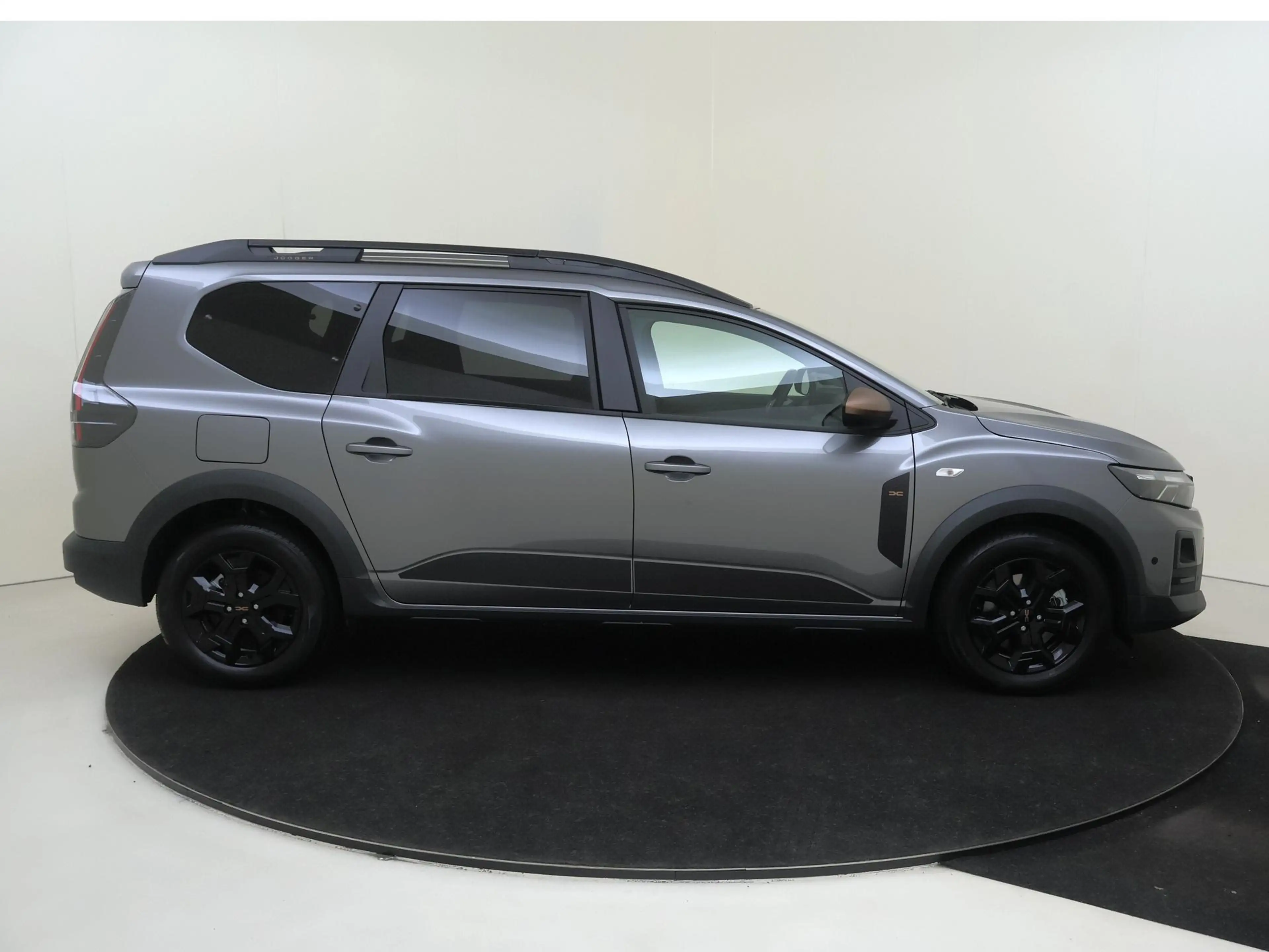 Dacia Jogger 1.2 Eco-G 120 PK extreme 7p. — photo 8