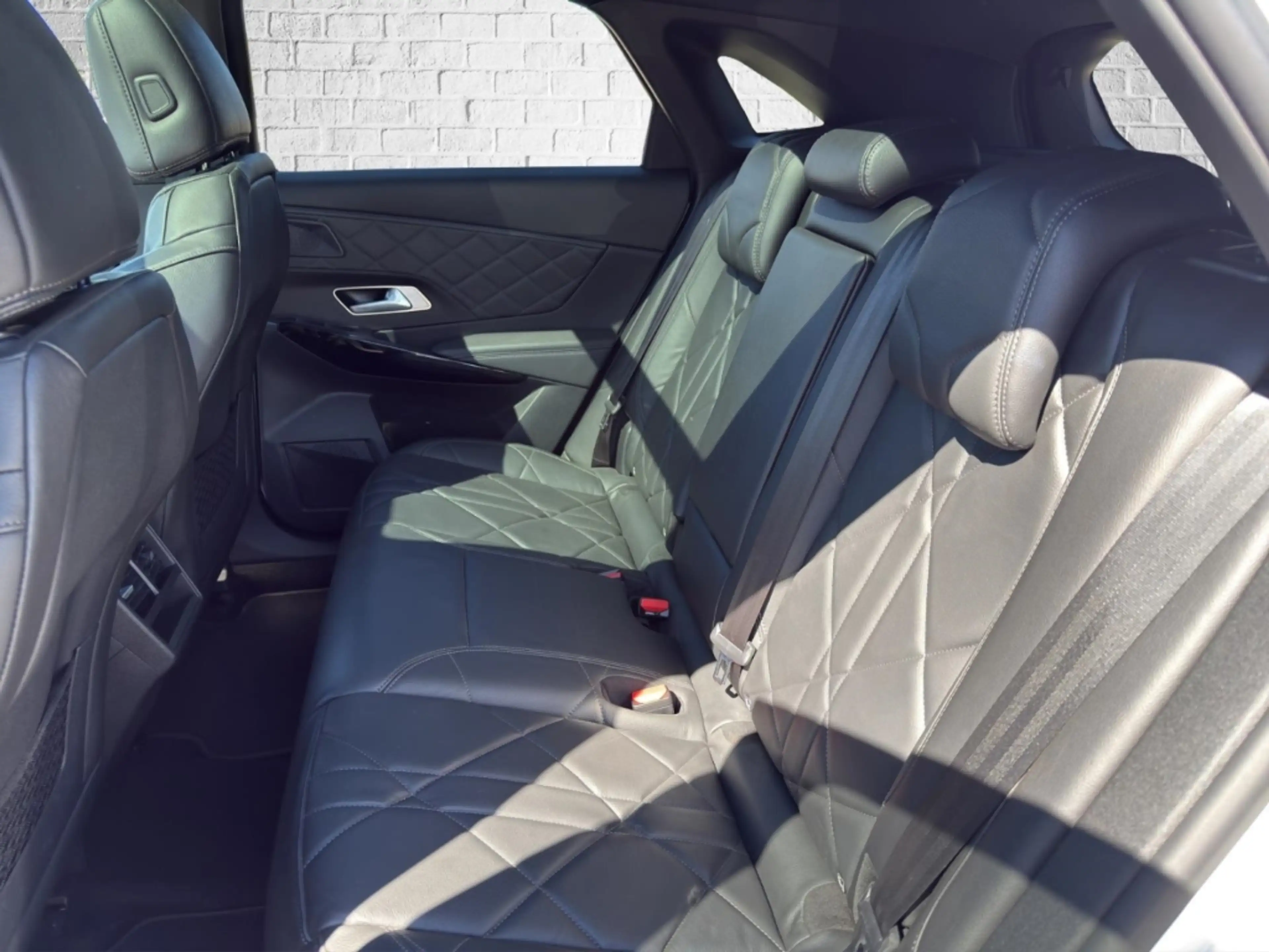 DS Automobiles DS 7 Crossback E-Tense 225 EAT8 Rivoli Navi/LED — photo 11