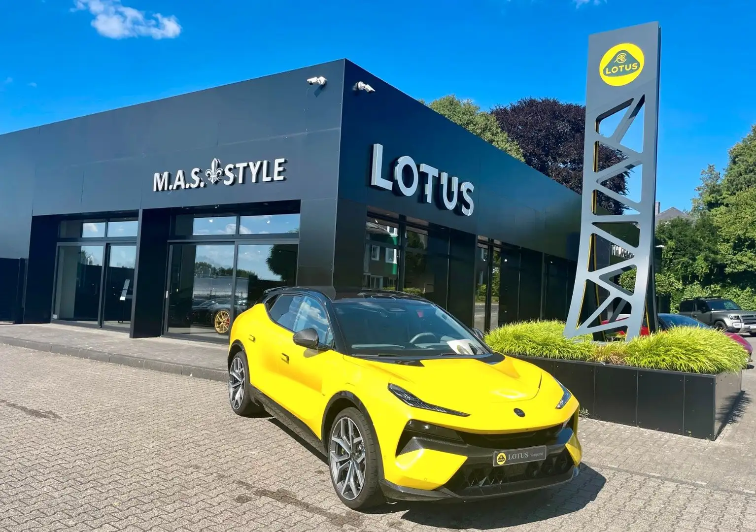 Lotus Eletre R Carbon Gelb - 1
