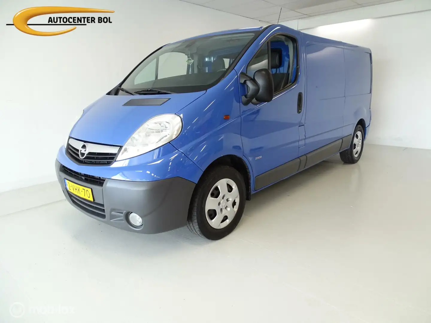 Opel Vivaro bestel 2.5 CDTI L2H1Automaat 3-persoons Blauw - 1