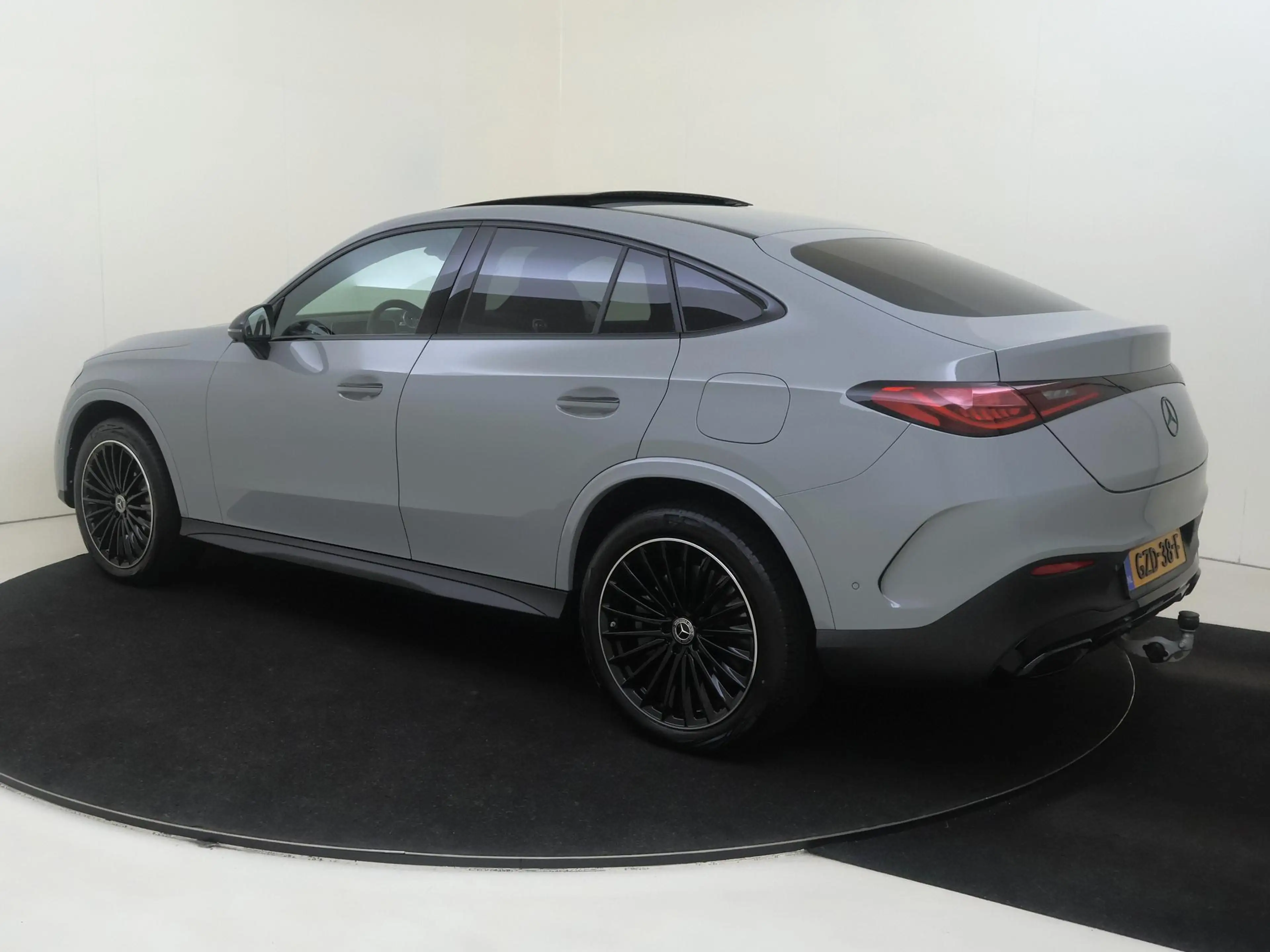 Mercedes-Benz GLC 300 Coupé 300e 4MATIC Business Line / Panoramadak/ Nig — photo 3