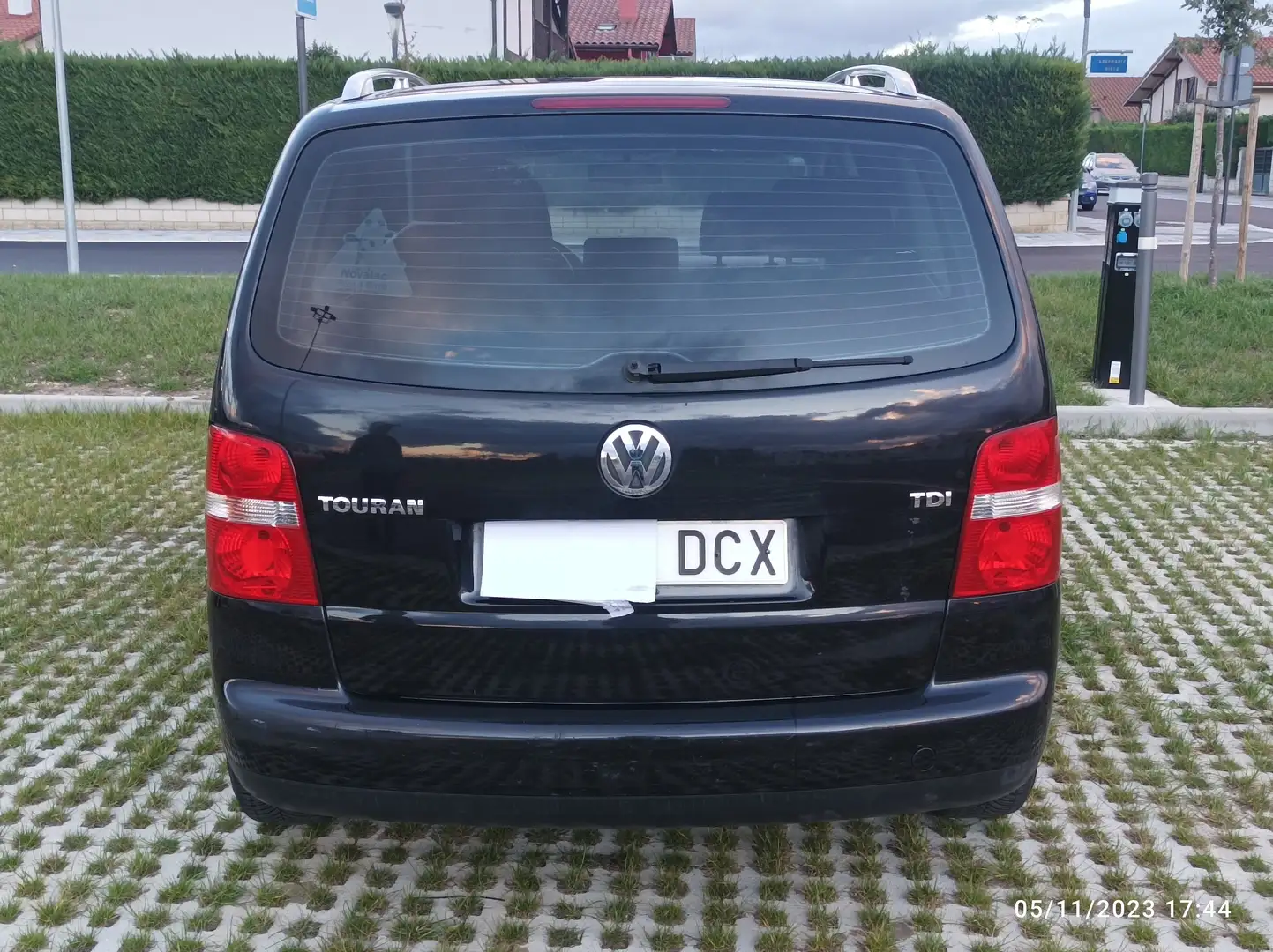 Volkswagen Touran 1.9 TDI 105 cv Negro - 1