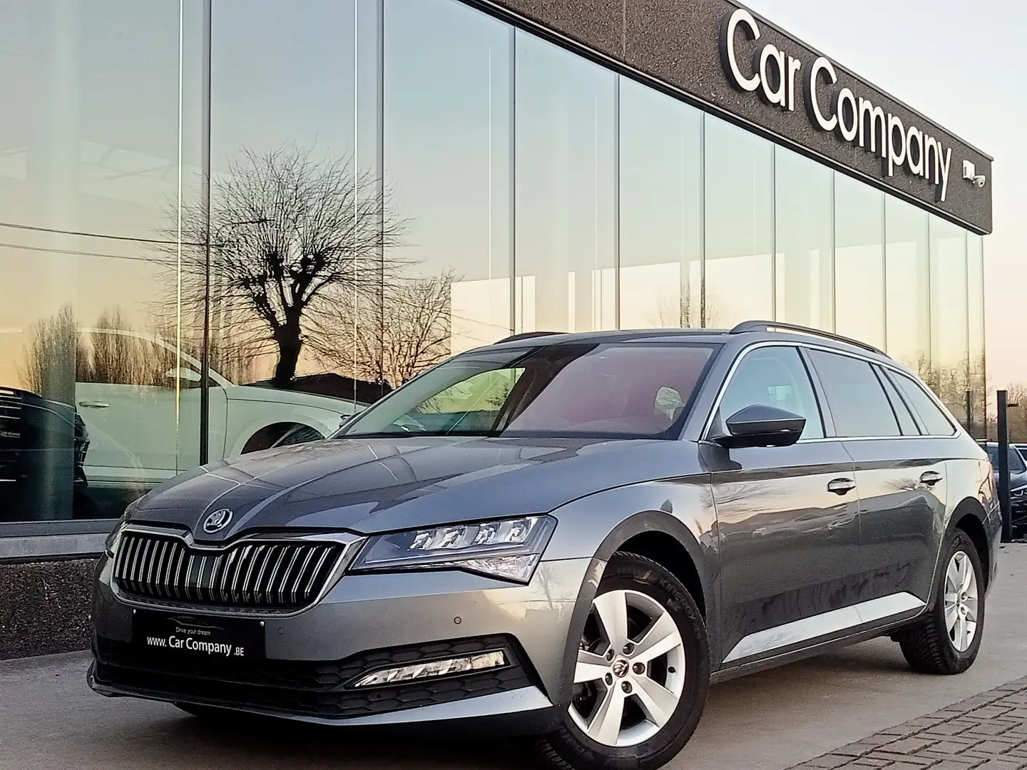 Skoda Superb SW 1.5 TSI ACT CLEVER DSG*GPS*DAB*CAM*PHONE LINK Grijs - 1