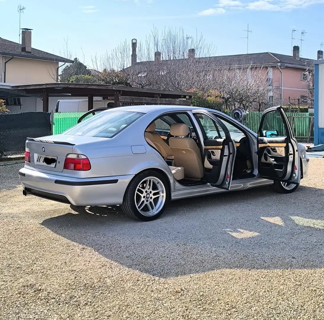 BMW 528 528i - 1