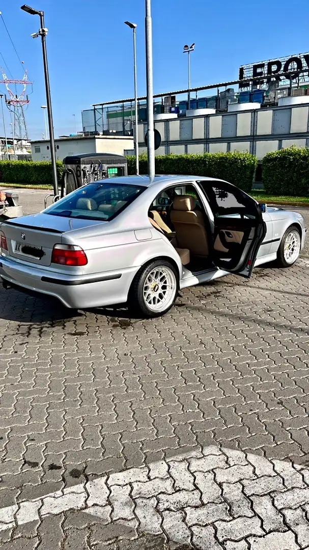 BMW 528 528i - 2