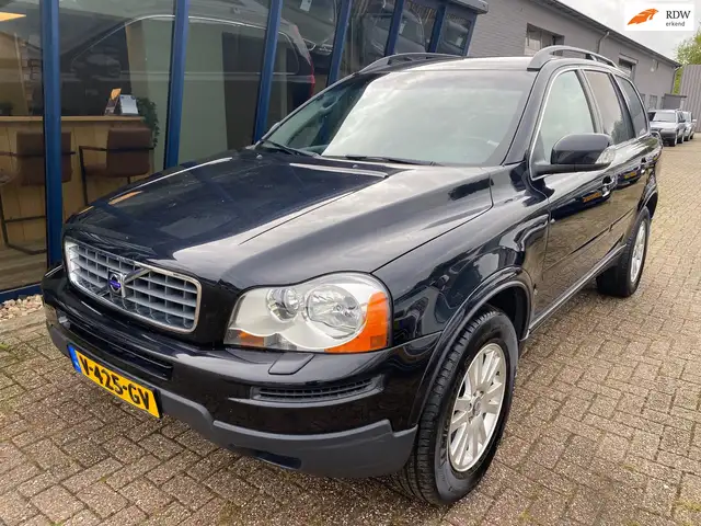 Volvo XC90 2.4 D5 Momentum Automaat GRIJS KENTEKEN / YOUNGTIM