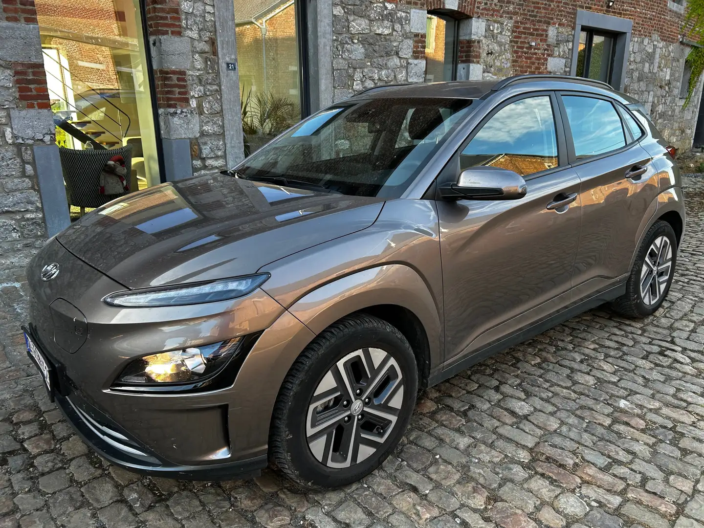 Hyundai KONA - 2