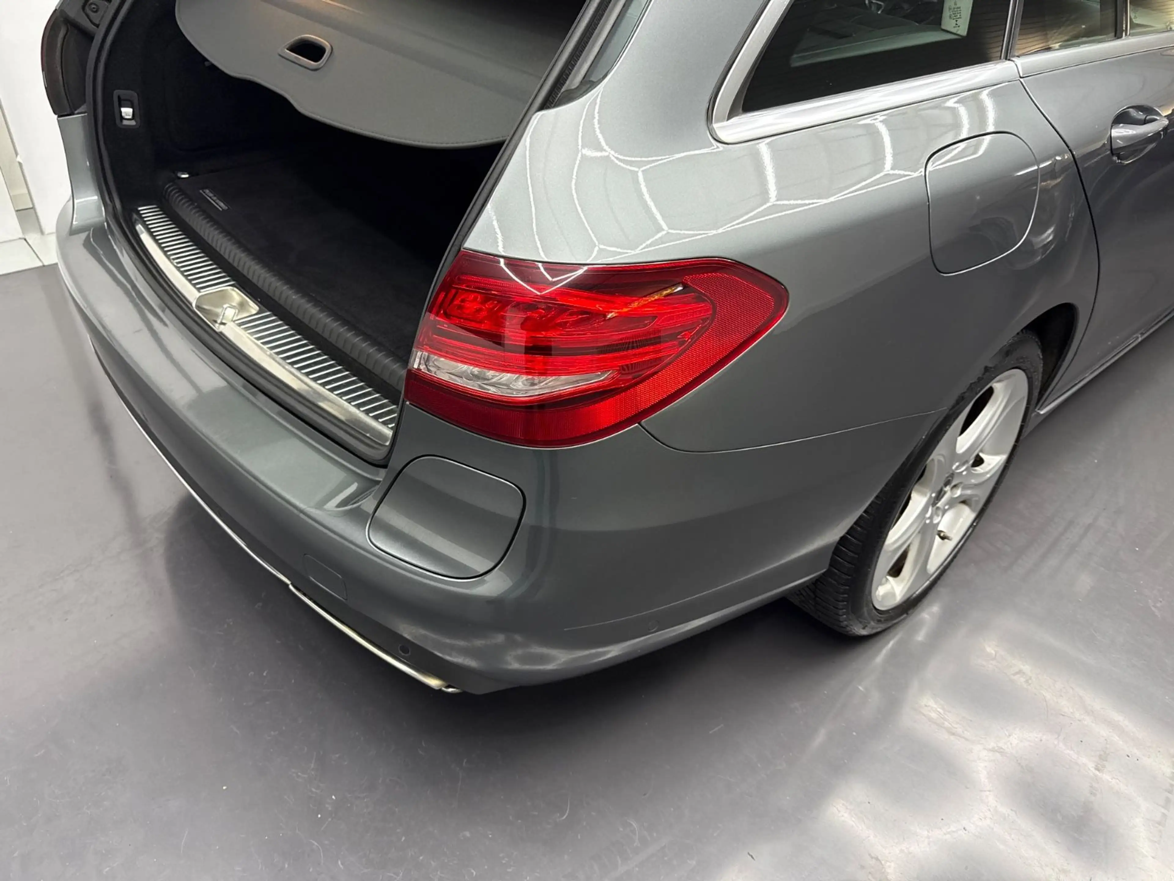 Mercedes-Benz C 350 e/T-Modell/NAVI/360°/Pano/LED-Scheinwerfer — photo 10