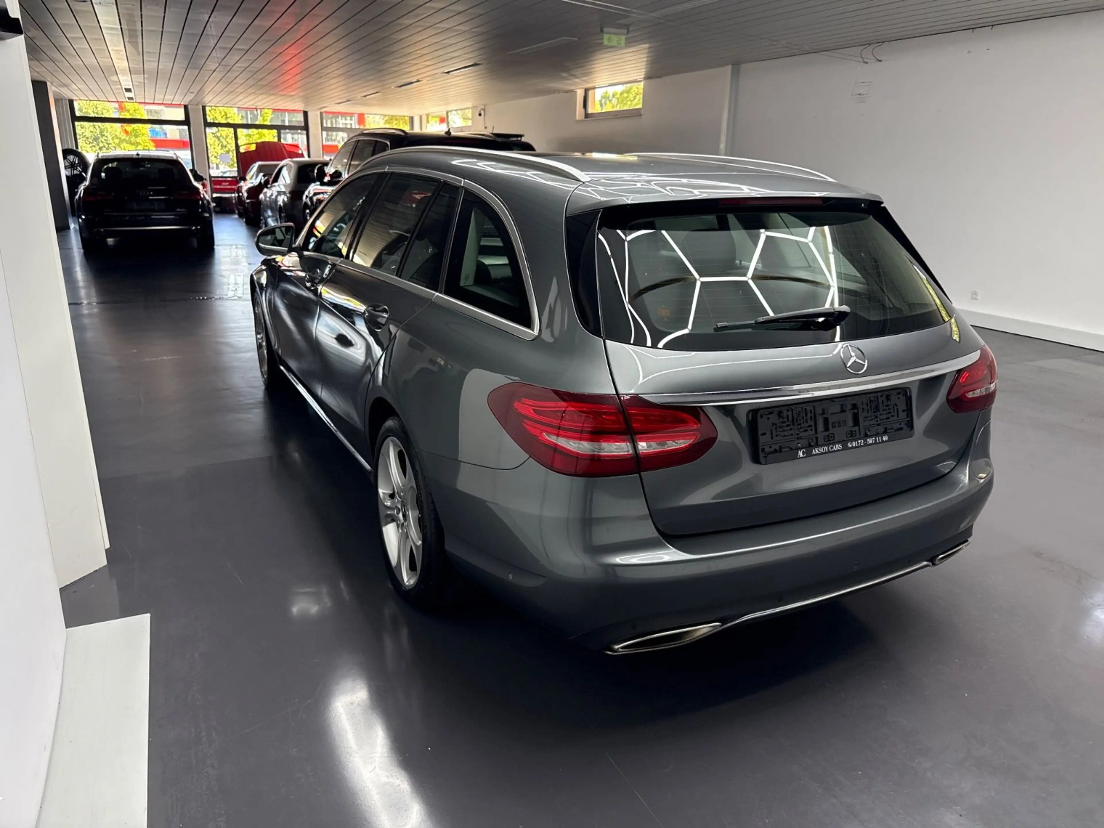 Mercedes-Benz C 350 e/T-Modell/NAVI/360°/Pano/LED-Scheinwerfer — photo 8