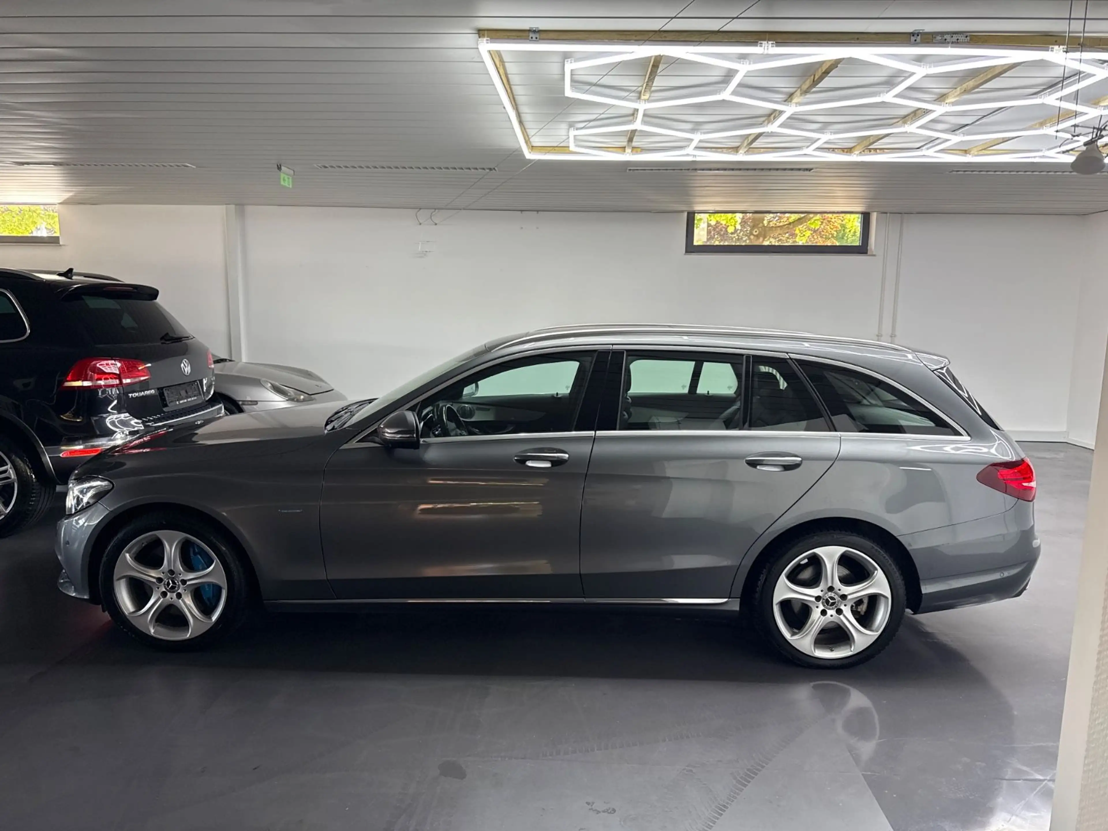 Mercedes-Benz C 350 e/T-Modell/NAVI/360°/Pano/LED-Scheinwerfer — photo 5