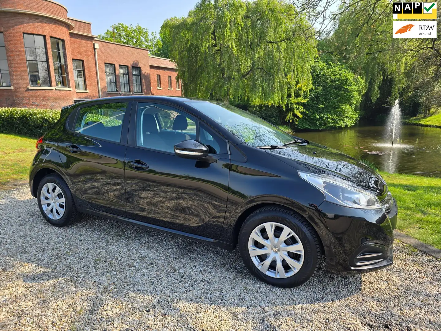 Peugeot 208 1.2 PureTech Active 5-deurs AIRCO/cruise Schwarz - 1