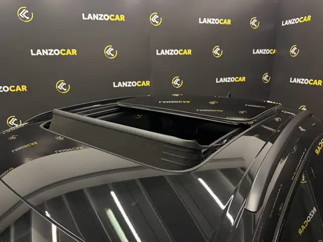 Audi Q5 view 14