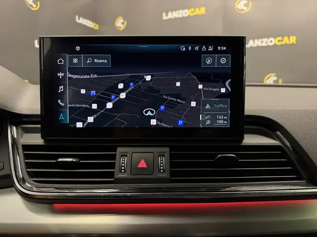 Audi Q5 view 9