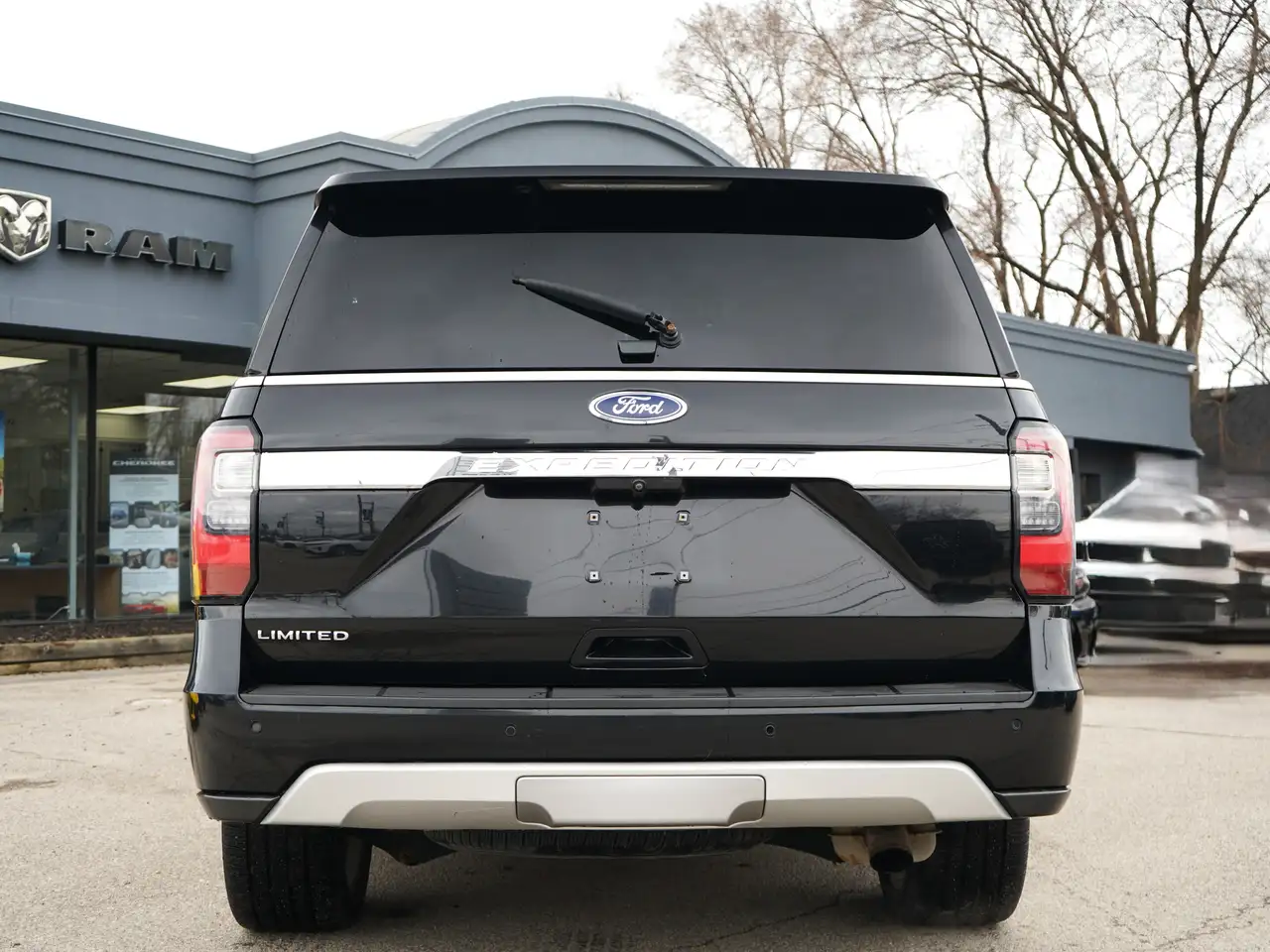 Ford Expedition снимка Ford Expedition