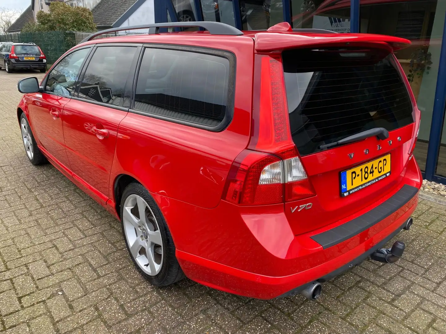 Volvo V70 2.5FT R-Design 230PK / LEER / XENON / PDC Rouge - 2