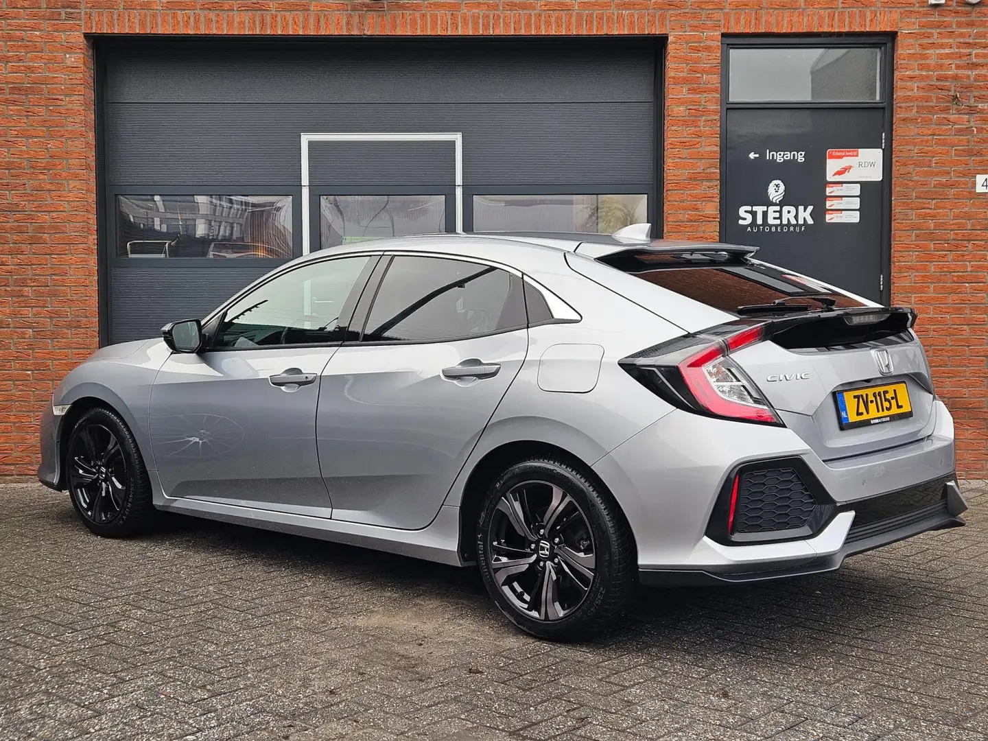 Honda Civic 1.0 i-VTEC Business Edition Carplay Camera 17" Grijs - 2