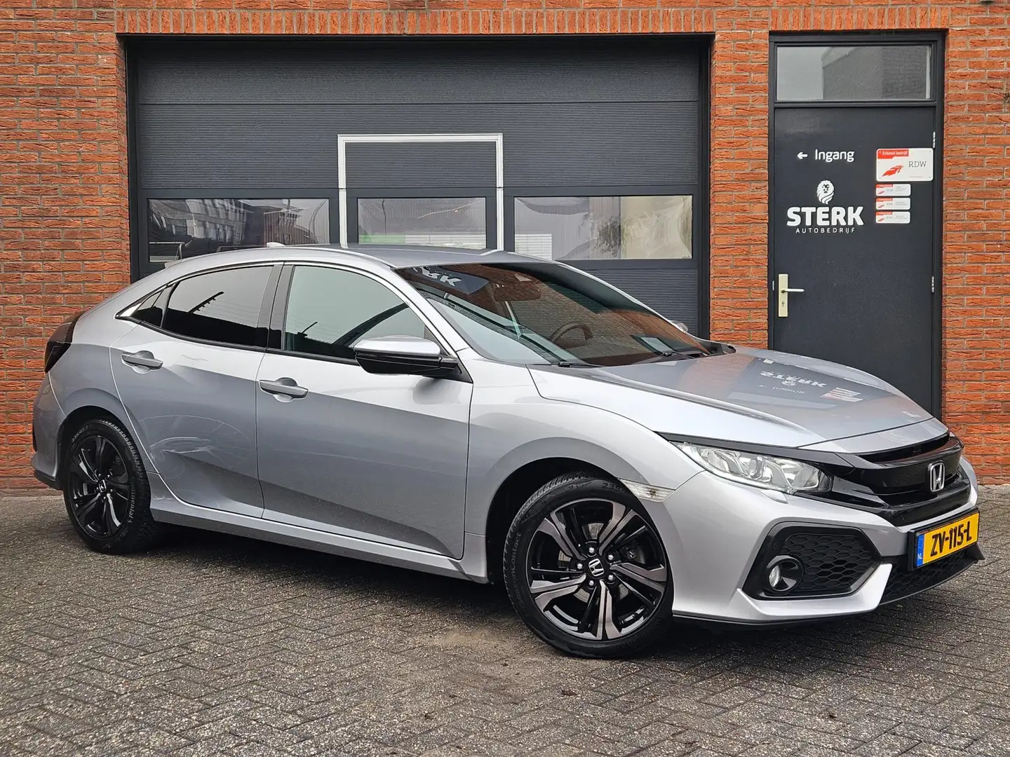 Honda Civic 1.0 i-VTEC Business Edition Carplay Camera 17" Grijs - 1