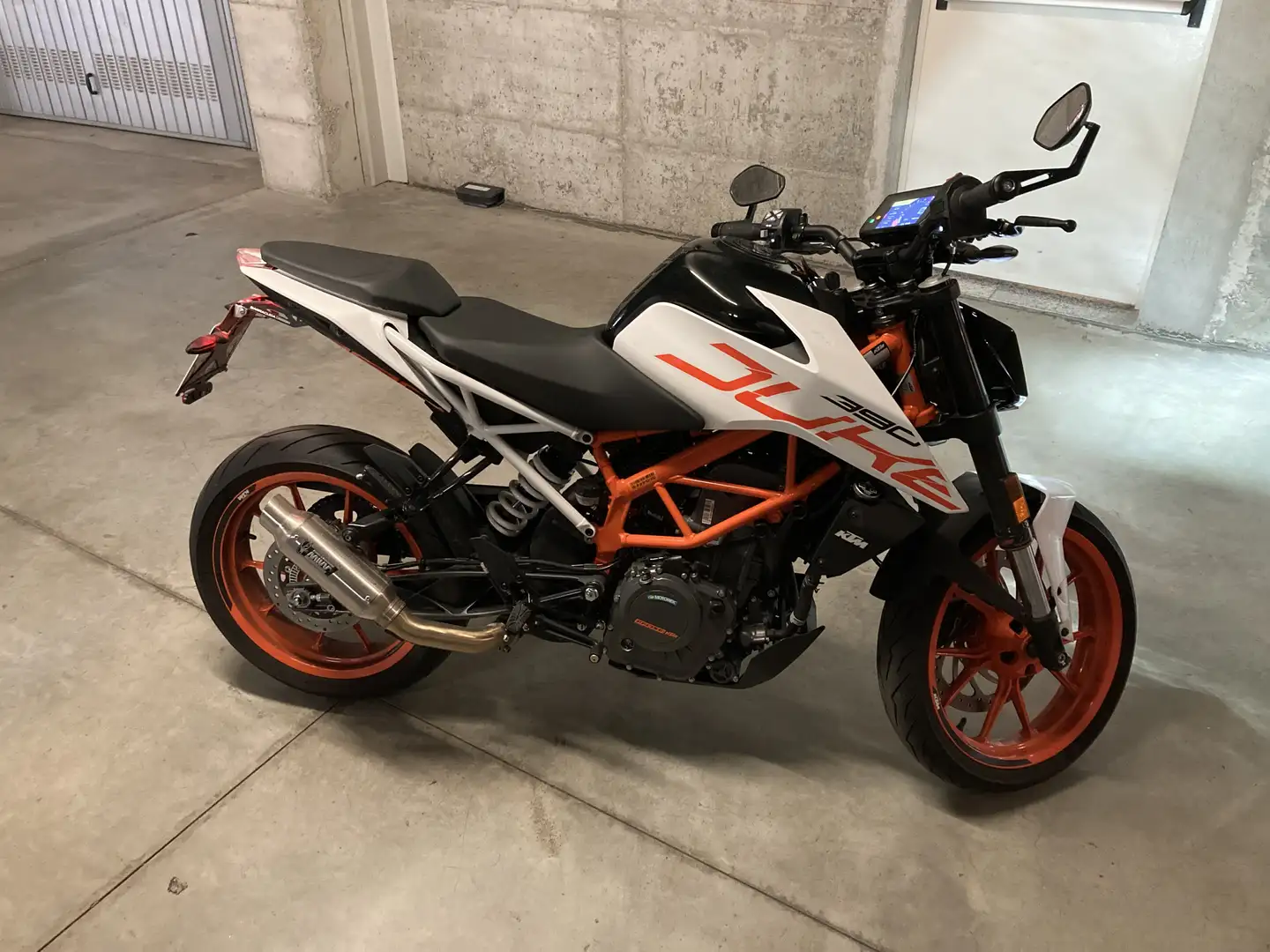 KTM 390 Duke - 1