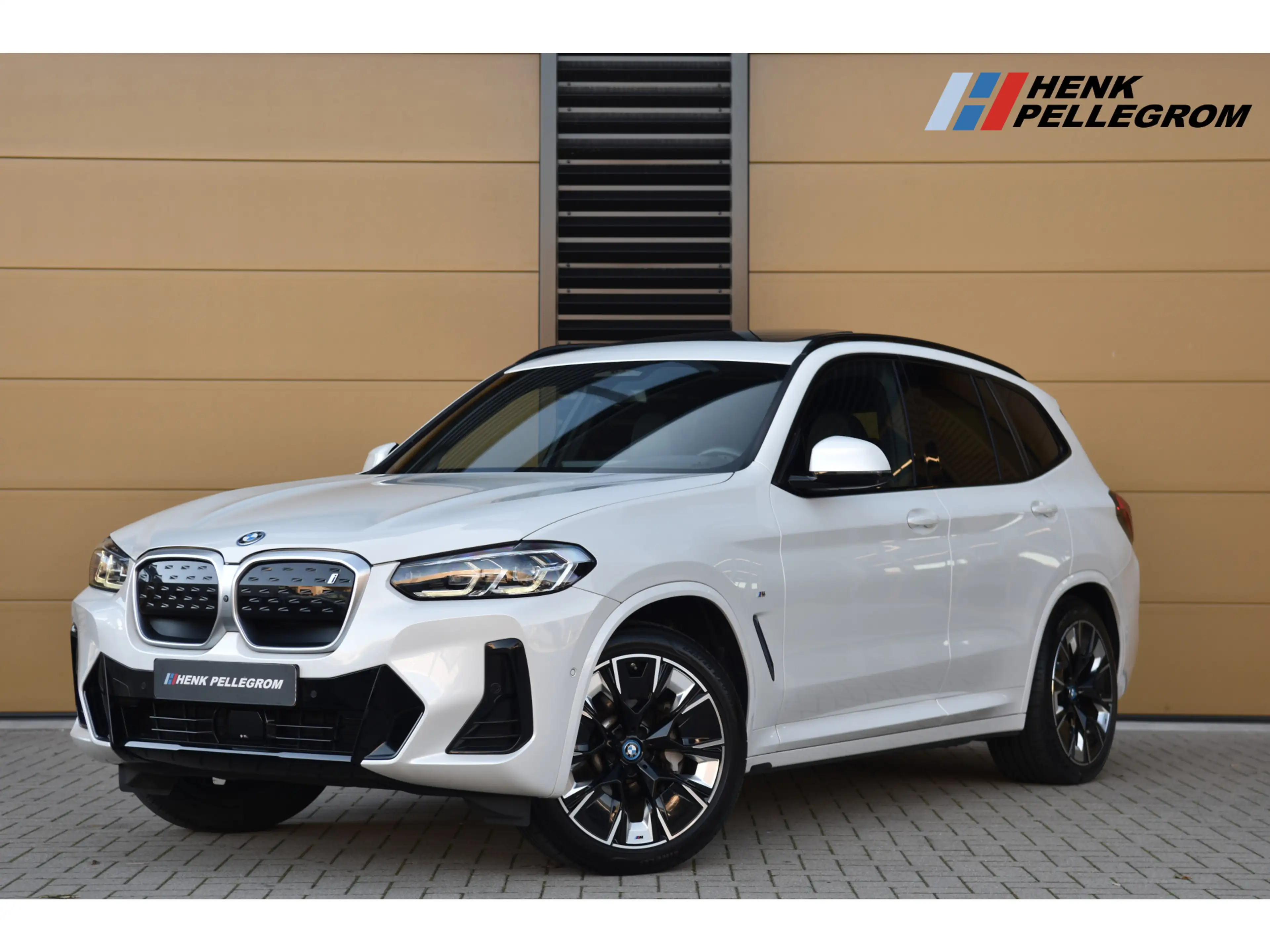 BMW iX3 High Executive 80 kWh * M-Sport * Panoramadak * He