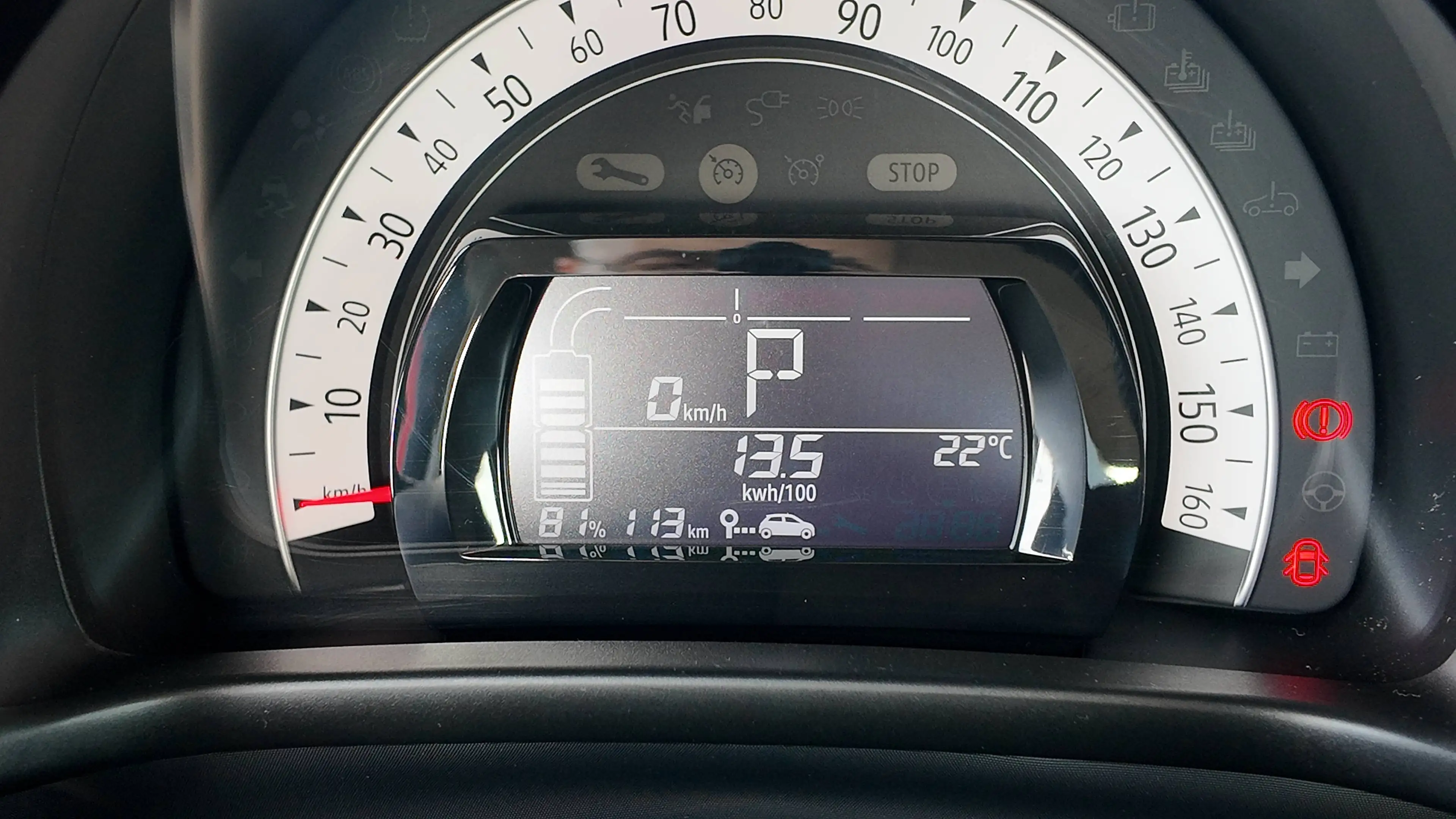 Renault Twingo Twingo Electric ZEN — photo 15