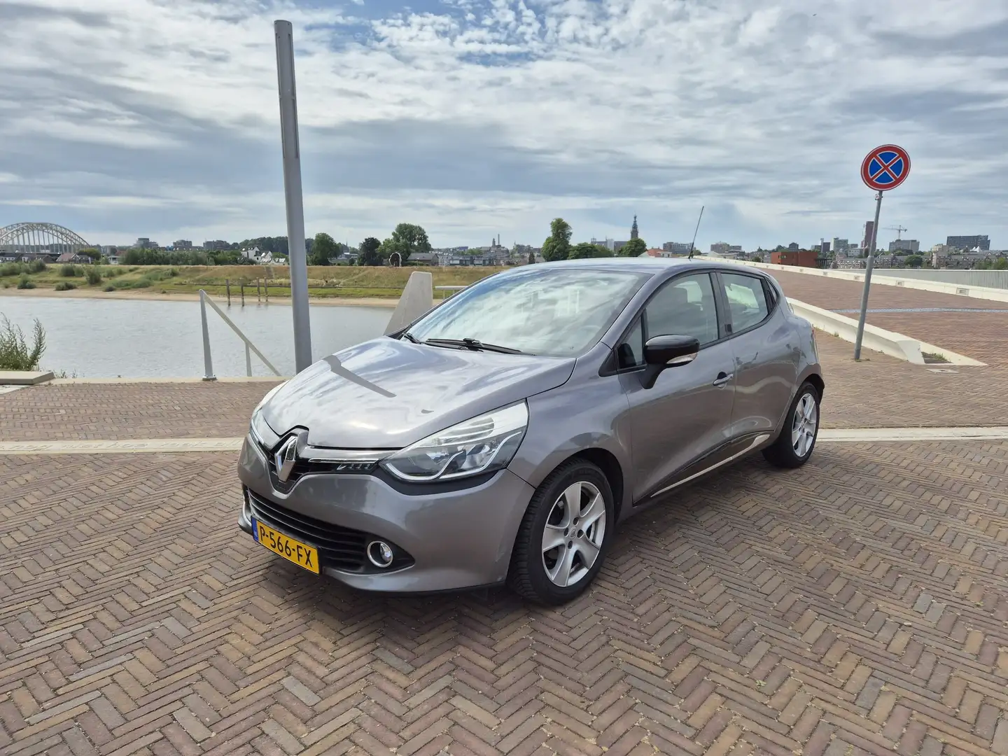 Renault Clio Clio 0.9 TCe Dynamique Grijs - 1
